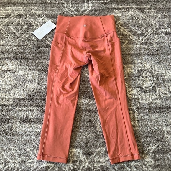 NWT Athleta Salutation Stash Pocket Capri Leggings Powervita Etruscan Red - Picture 7 of 7